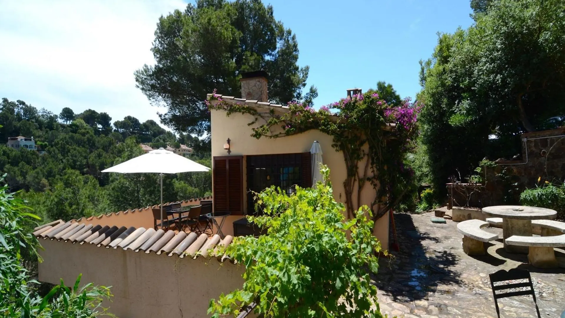 Holiday home The House In Pals Has 3 Bedrooms